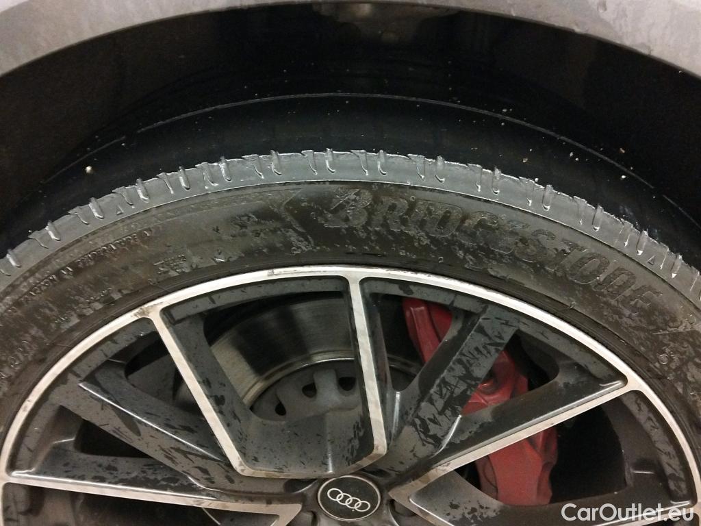  Audi  Q8 AUDI  / 2018 / 5P / todoterreno 50 TDI 210kW Black Line Plus quattro tip #1