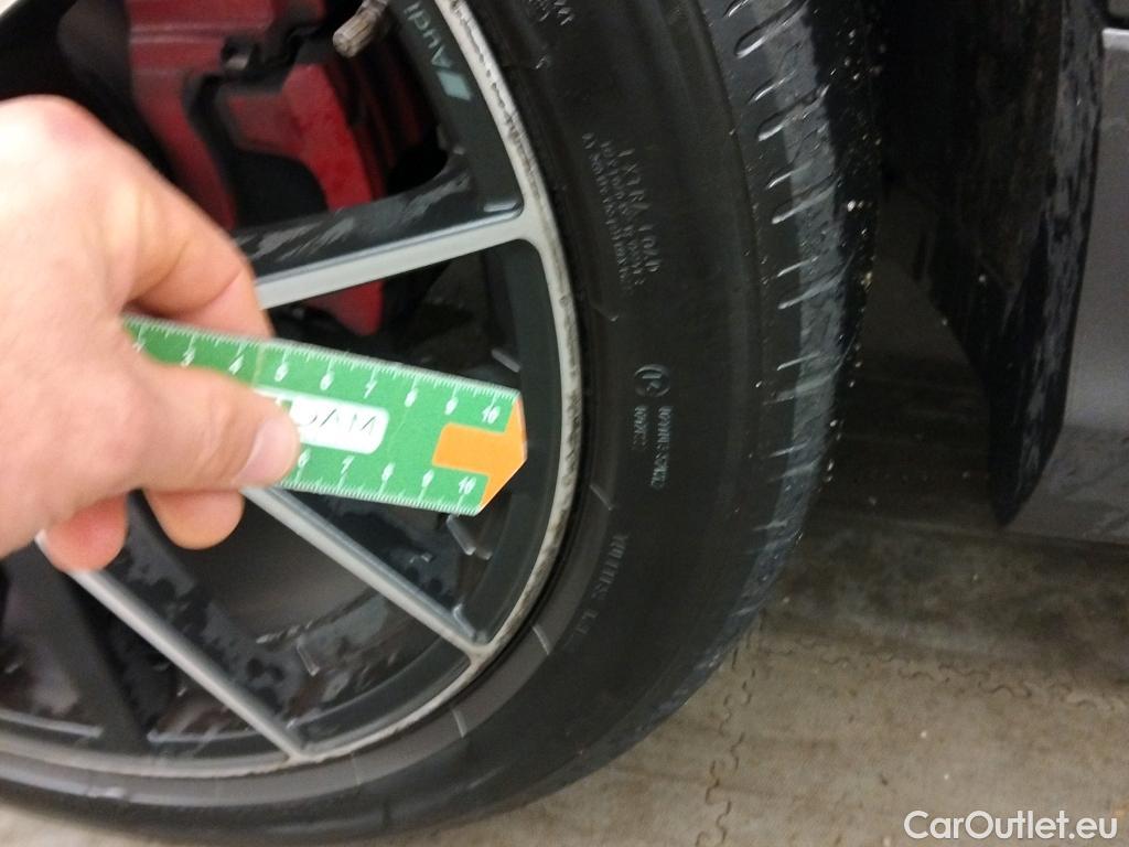  Audi  Q8 AUDI  / 2018 / 5P / todoterreno 50 TDI 210kW Black Line Plus quattro tip #13