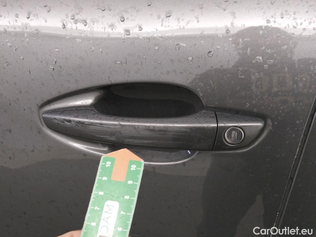  Peugeot  3008 PEUGEOT  / 2020 / 5P / todoterreno 1.5 BlueHDi 96kW (130CV) S&S Allure EAT8 #26