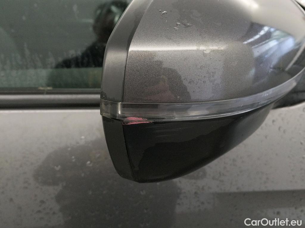  Peugeot  3008 PEUGEOT  / 2020 / 5P / todoterreno 1.5 BlueHDi 96kW (130CV) S&S Allure EAT8 #37