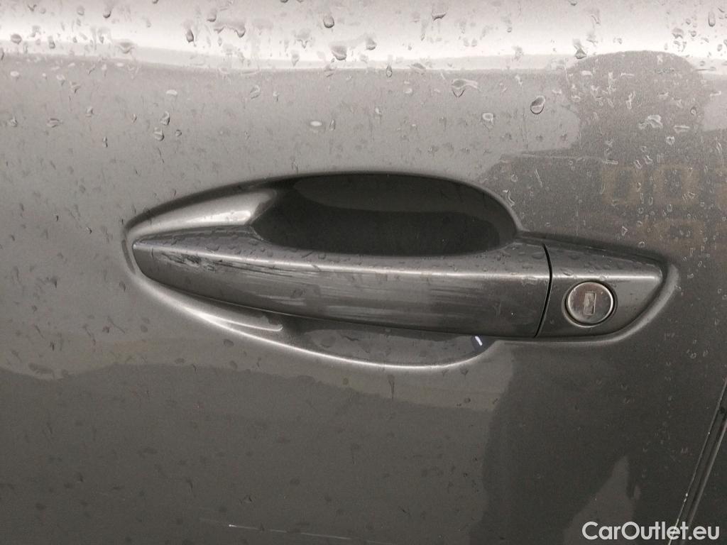  Peugeot  3008 PEUGEOT  / 2020 / 5P / todoterreno 1.5 BlueHDi 96kW (130CV) S&S Allure EAT8 #25