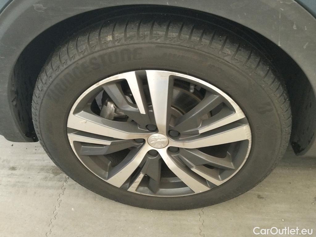  Peugeot  3008  Allure Pack 1.5 HDi 130CV AT8 E6d #13