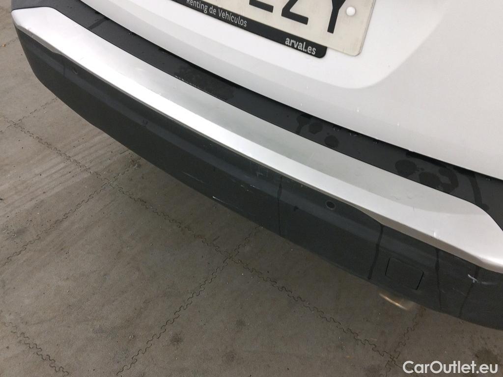  Peugeot  2008 PEUGEOT  / 2019 / 5P / todoterreno Active Pack BlueHDI 81kW (110CV) #17