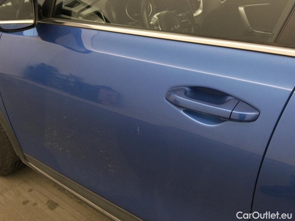  KIA  XCeed KIA  / 2019 / 5P / todoterreno 1.0 T-GDi Drive 88kW (120CV) #19