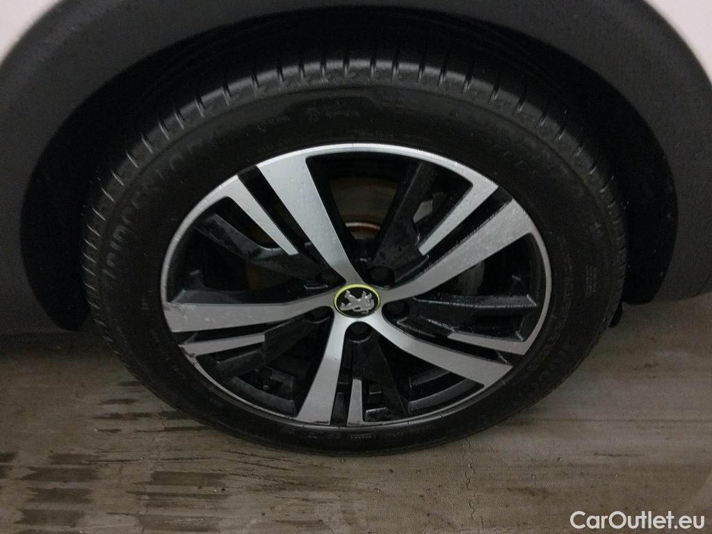 Peugeot  3008 PEUGEOT  / 2020 / 5P / todoterreno 1.5 BlueHDi 96kW (130CV) S&S GT #3