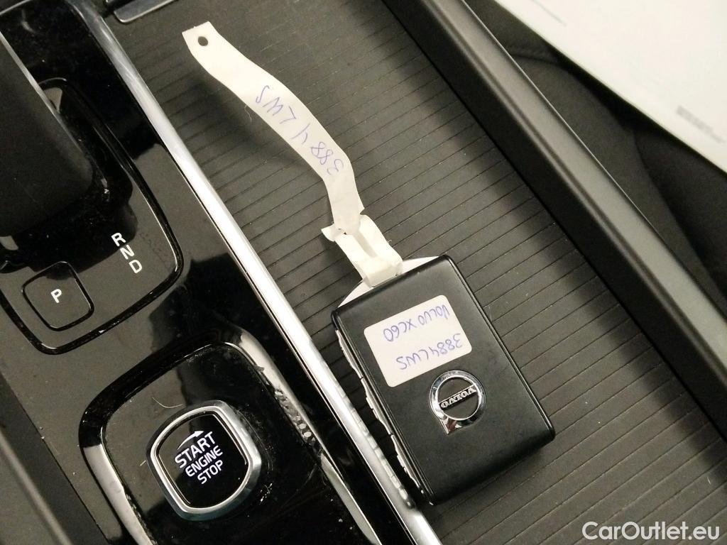  Volvo  XC60 VOLVO  / 2017 / 5P / todoterreno 2.0 B4 D Momentum Pro Auto #2