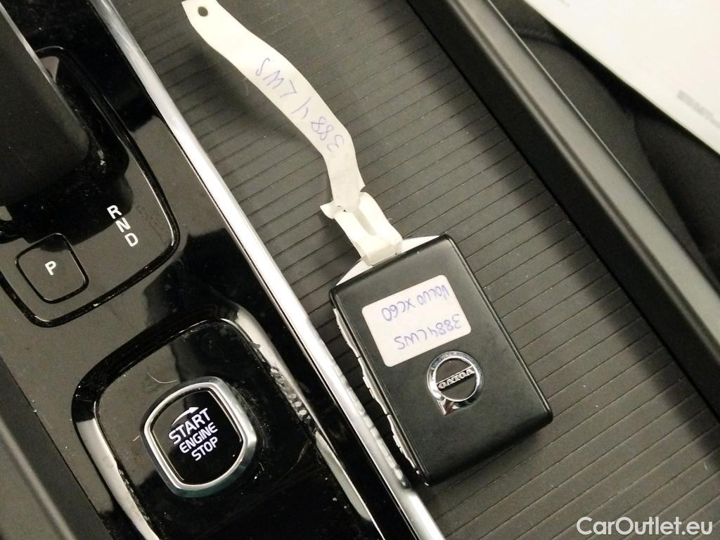  Volvo  XC60 VOLVO  / 2017 / 5P / todoterreno 2.0 B4 D Momentum Pro Auto #1