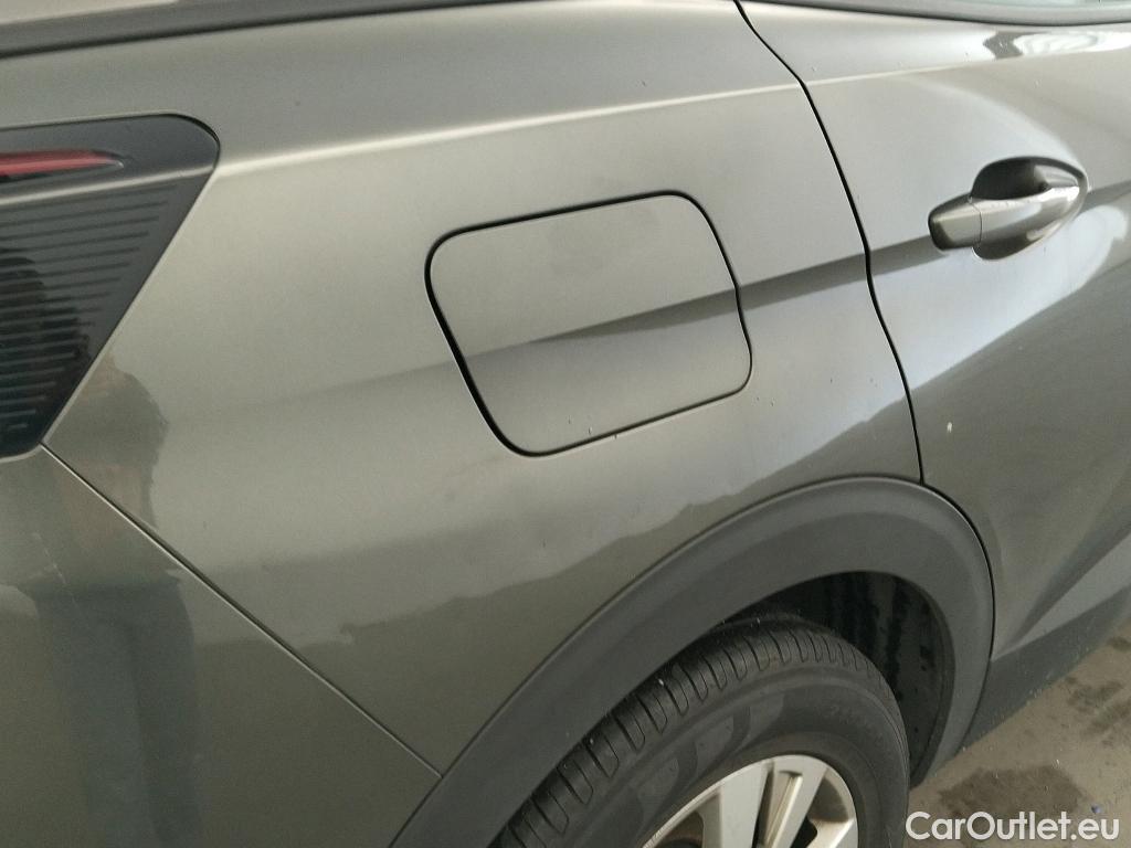  Peugeot  3008 PEUGEOT  / 2016 / 5P / todoterreno 1.5L BlueHDi 96kW (130CV) S&S Active (AC2) #7