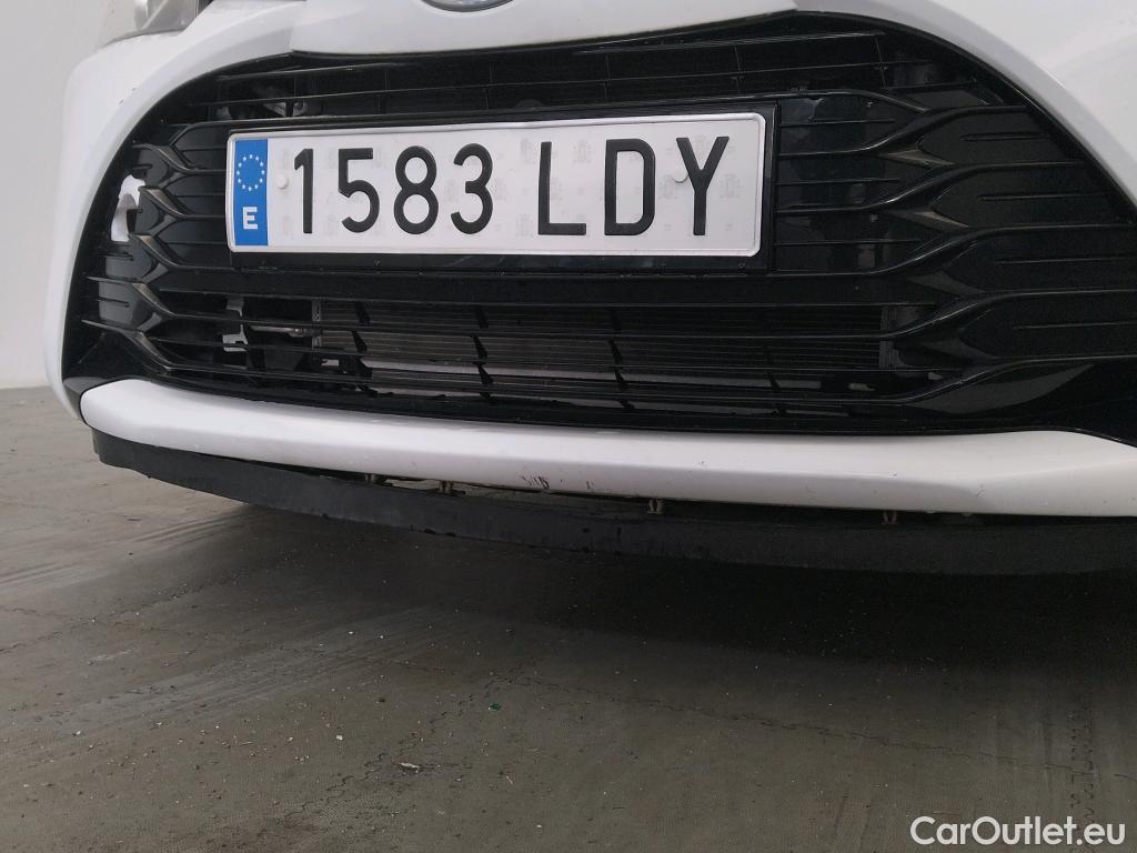  Toyota  Yaris TOYOTA  / 2017 / 5P / berlina con portón 1.5 100H Active #13