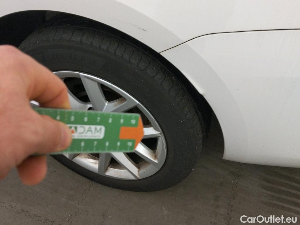  Seat  Leon SEAT Nuevo León / 2020 / 5P / familiar SP 2.0 TDI 85kW Style Go(SP) #13