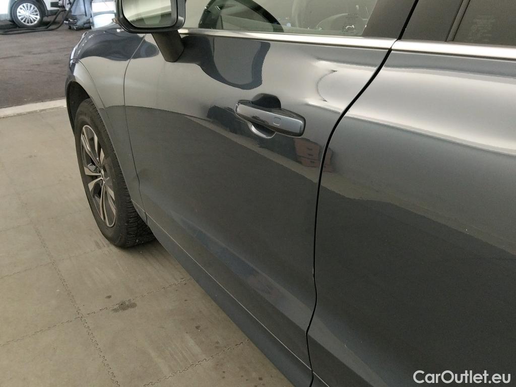  Volvo  XC60 VOLVO  / 2017 / 5P / todoterreno 2.0 B4 D Momentum Pro Auto #15