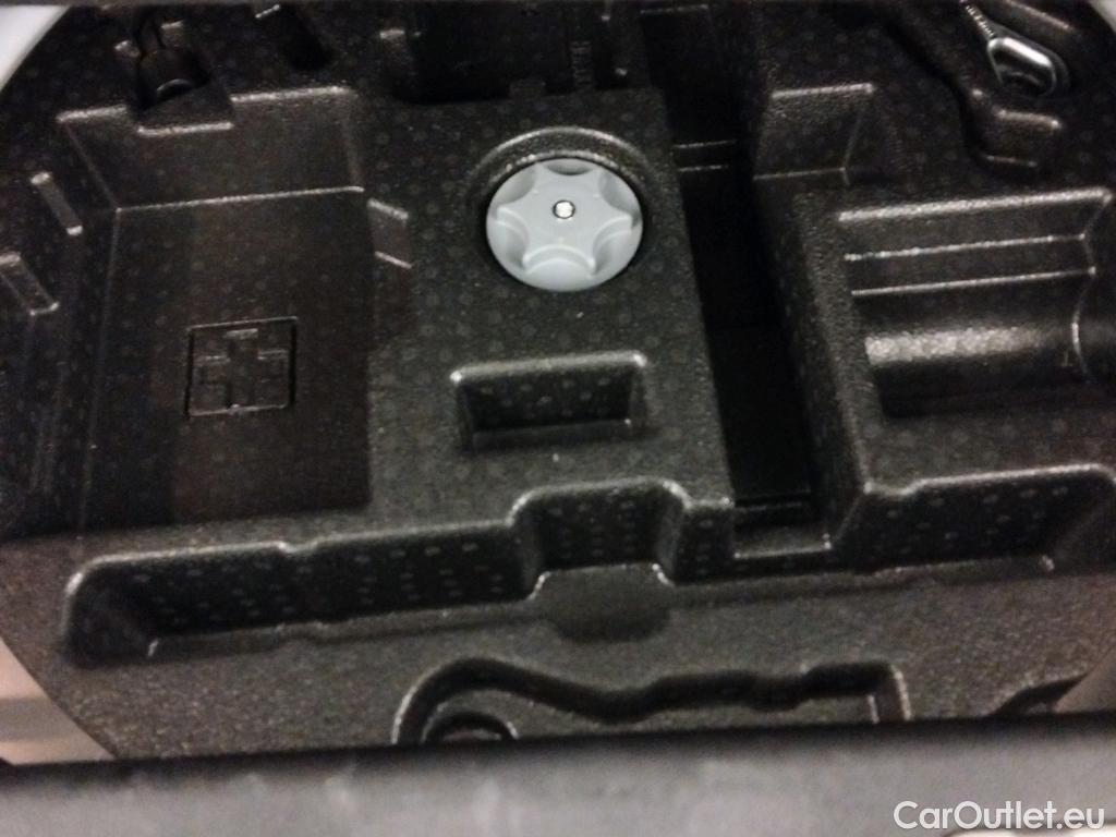  Renault  Kadjar RENAULT  / 2019 / 5P / crossover Zen GPF TCe 103kW (140CV) EDC #10