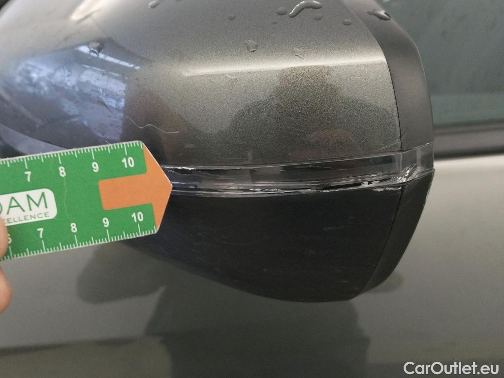  Peugeot  3008 PEUGEOT  / 2016 / 5P / todoterreno 1.5L BlueHDi 96kW (130CV) S&S Active (AC2) #28