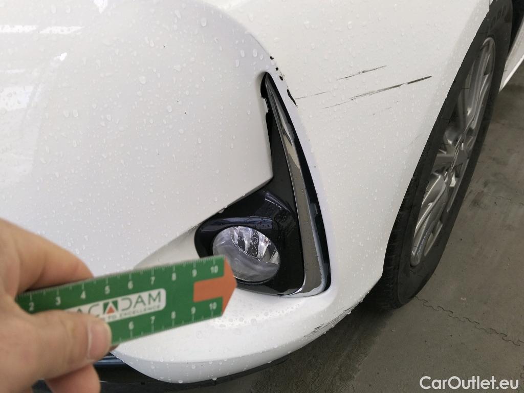  Toyota  Yaris TOYOTA  / 2017 / 5P / berlina con portón 1.5 100H Active #22