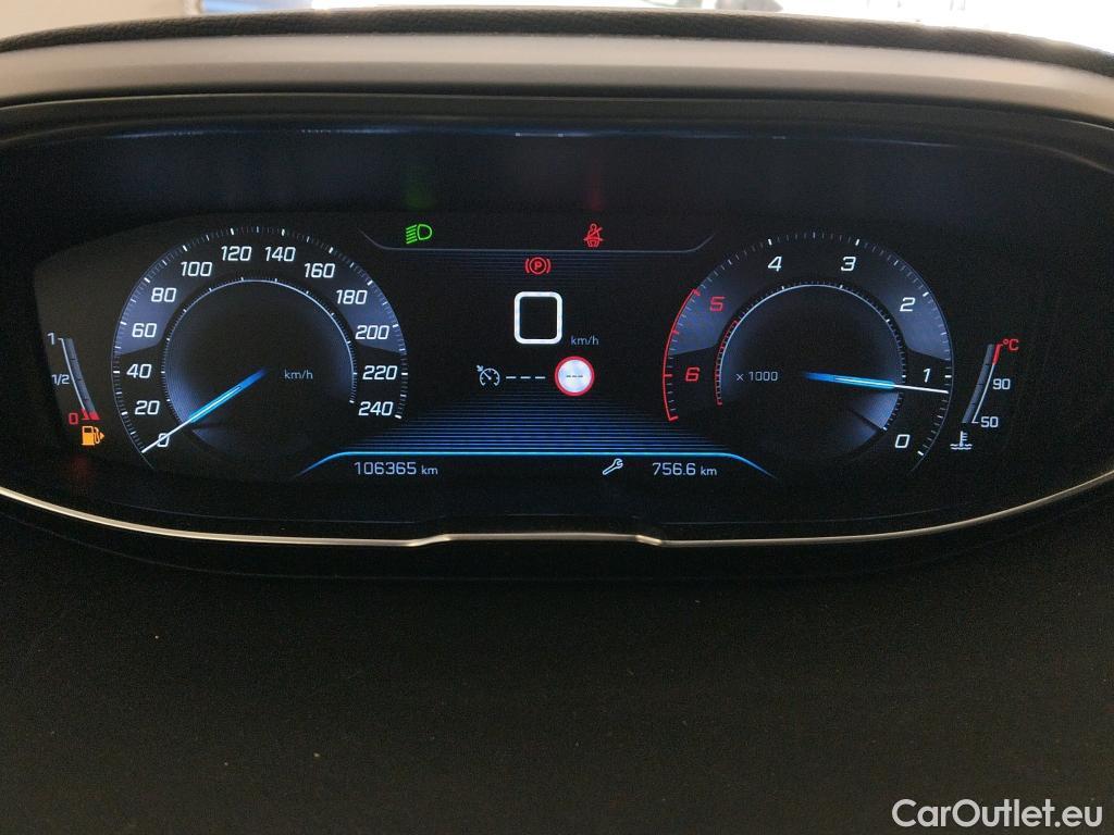  Peugeot  3008 PEUGEOT  / 2016 / 5P / todoterreno 1.5L BlueHDi 96kW (130CV) S&S Active (AC2) #37