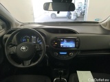  Toyota  Yaris TOYOTA  / 2017 / 5P / berlina con portón 1.5 100H Active #3