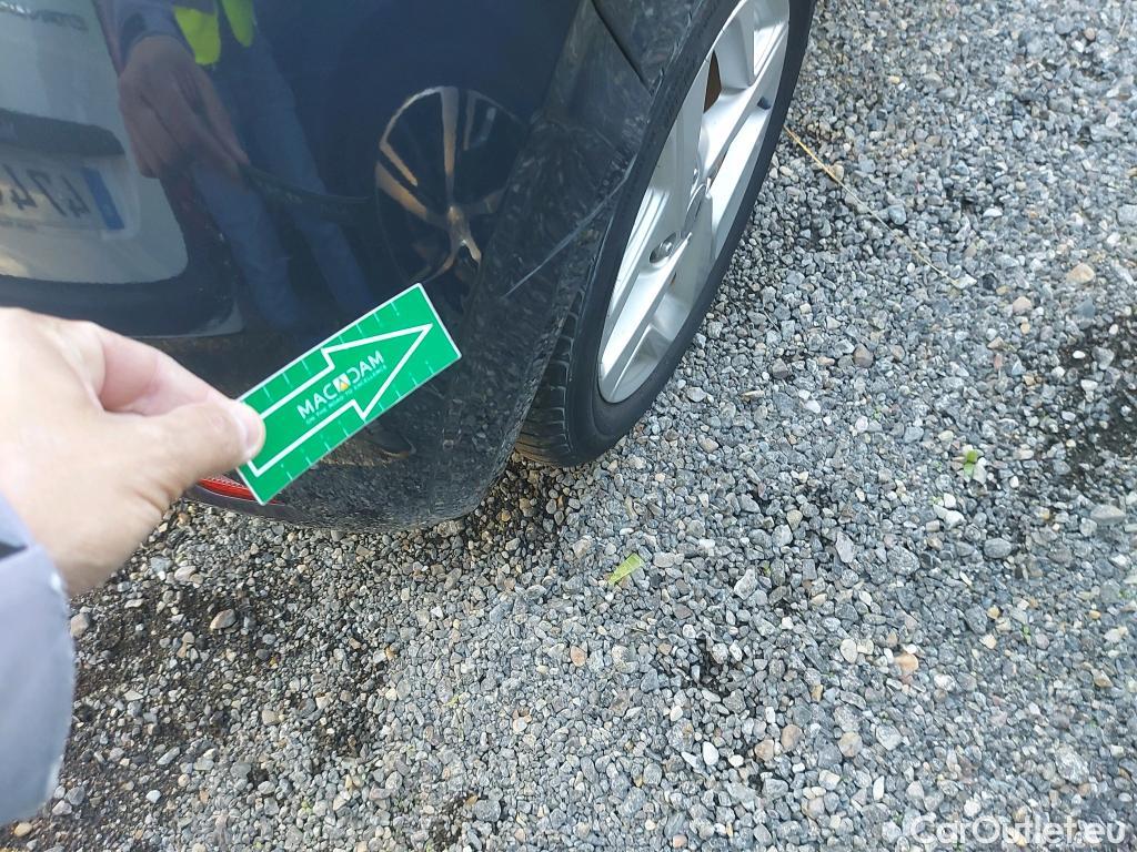  Hyundai  i10 HYUNDAI  / 2020 / 5P / berlina con portón 1.0 Klass #8