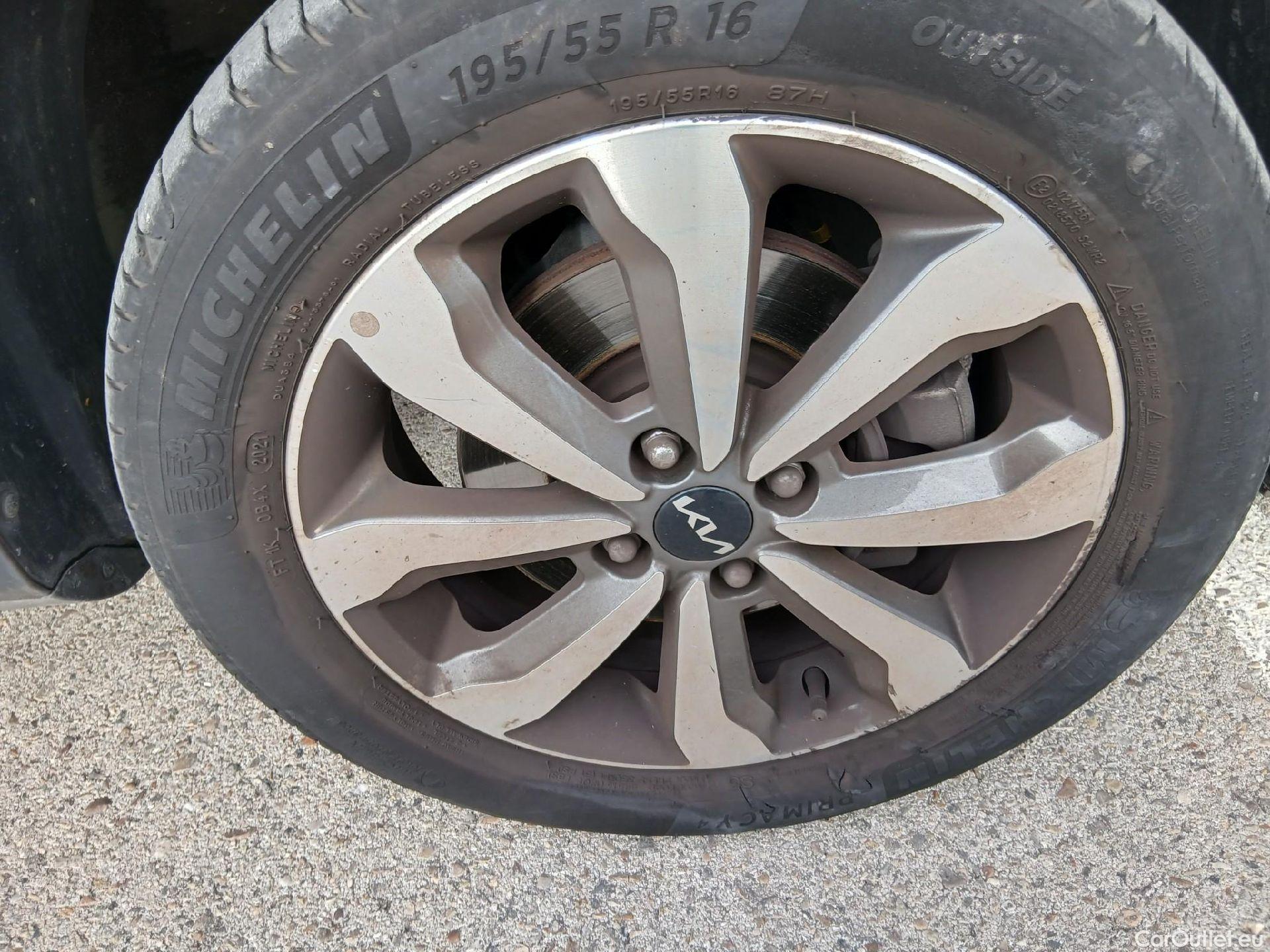  KIA  STONIC KIA  / 2017 / 5P / todoterreno 1.0 T-GDi 74kW (100CV) MHEV iMT Concept #41