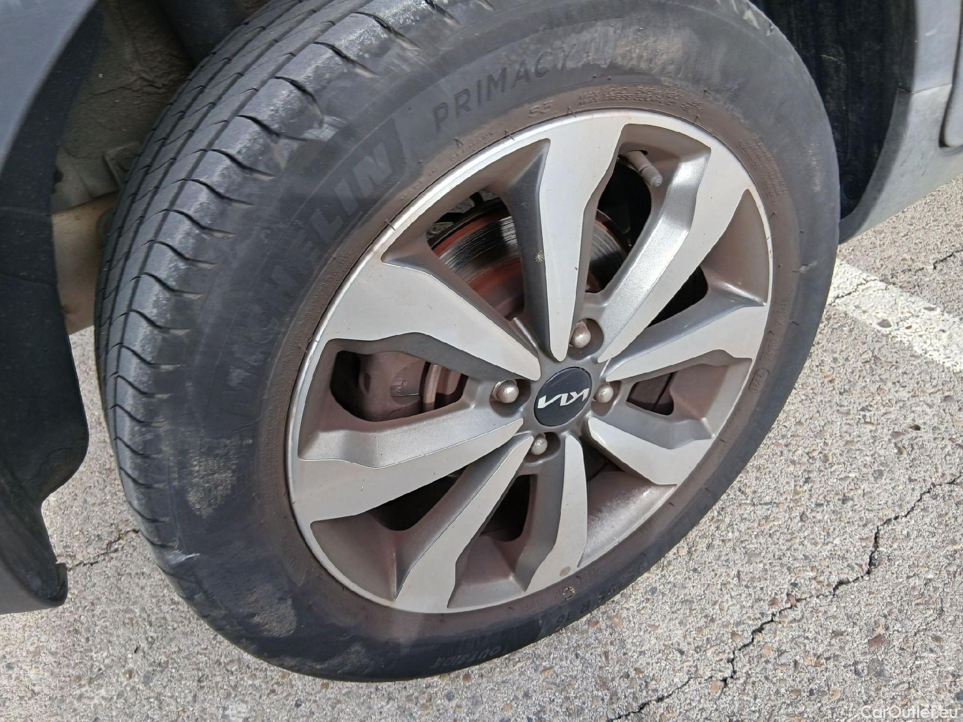  KIA  STONIC KIA  / 2017 / 5P / todoterreno 1.0 T-GDi 74kW (100CV) MHEV iMT Concept #30