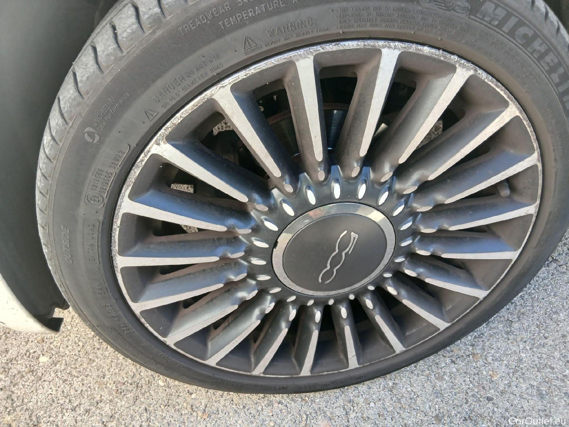  Fiat  500 FIAT  / 2015 / 3P / berlina con portón 1.2 8v 51kW (69CV) Mirror Fleet(SP) #2