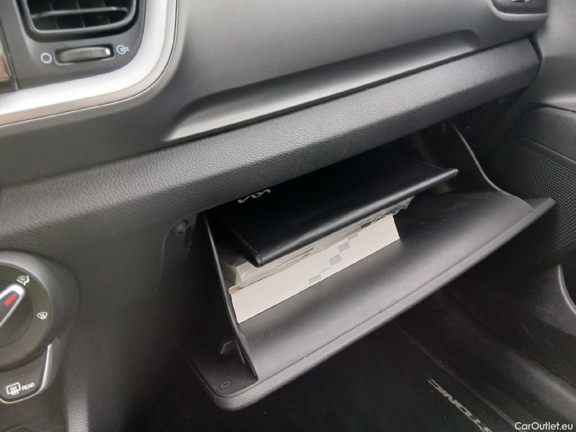  KIA  STONIC KIA  / 2017 / 5P / todoterreno 1.0 T-GDi 74kW (100CV) MHEV iMT Concept #1