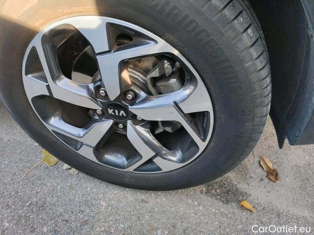  KIA  Sportage KIA  1.6MHEV Drive 100kW(136CV) 4x2(Crist Tintados)(CX) #9