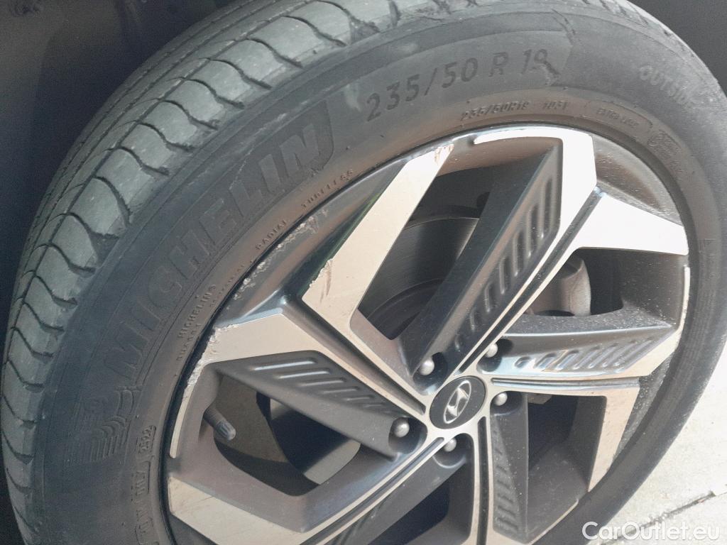  Hyundai  Tucson HYUNDAI  / 2020 / 5P / todoterreno 1.6 TGDI PHEV 195kW Tecno Sky Auto 4x4 #17