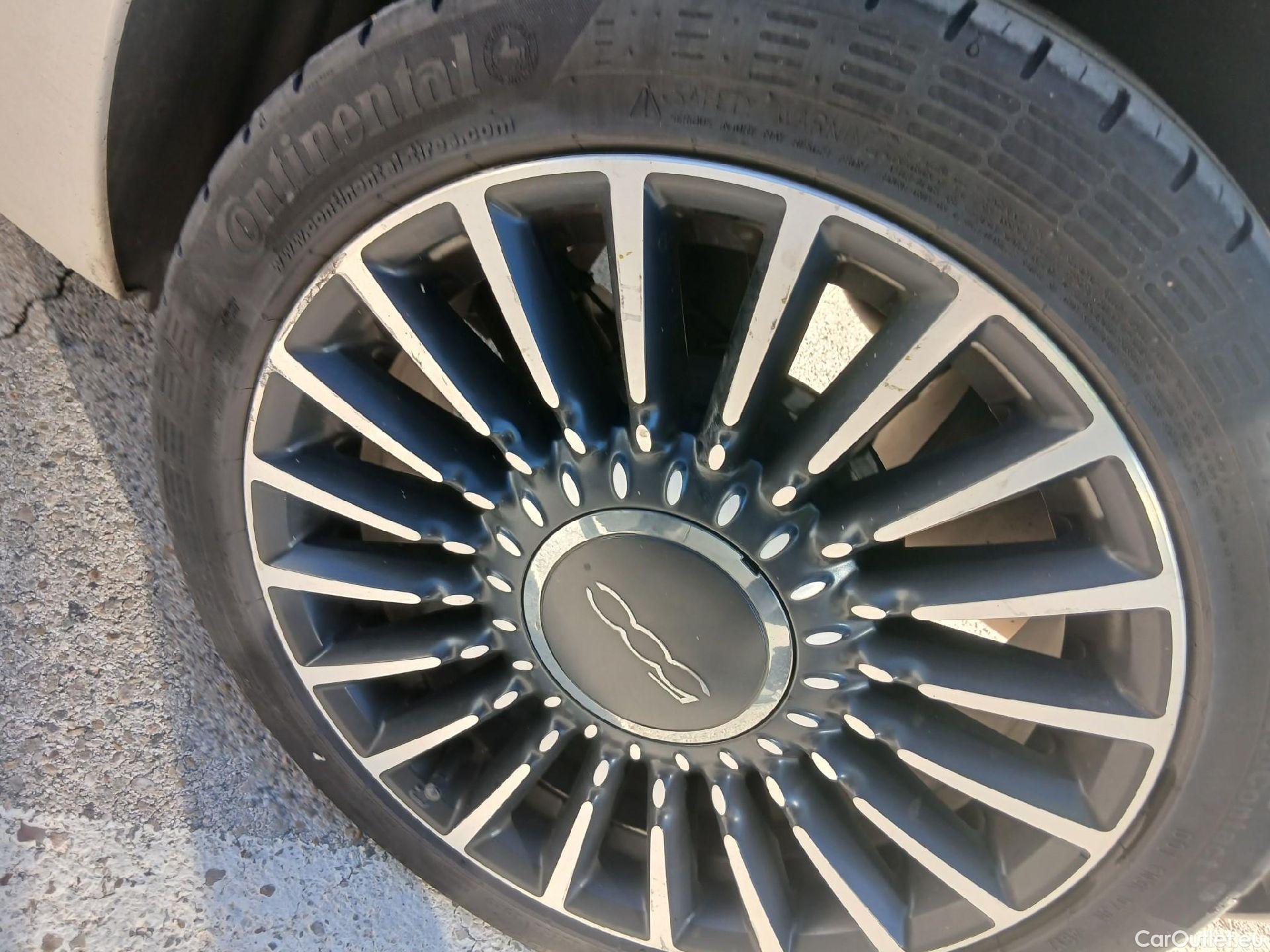  Fiat  500 FIAT  / 2015 / 3P / berlina con portón 1.2 8v 51kW (69CV) Mirror Fleet(SP) #3