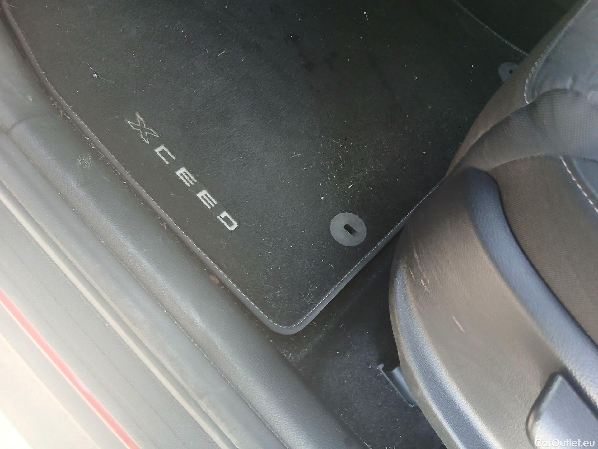  KIA  XCeed KIA  / 2019 / 5P / todoterreno 1.0 T-GDi Drive 88kW (120CV) #3