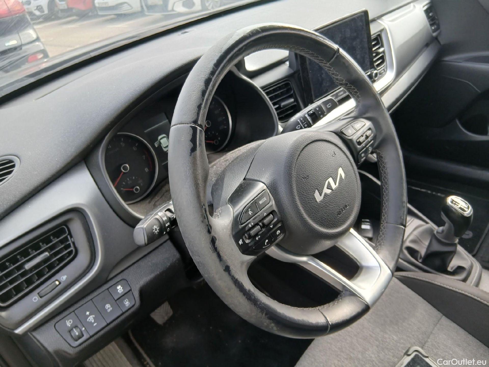  KIA  STONIC KIA  / 2017 / 5P / todoterreno 1.0 T-GDi 74kW (100CV) MHEV iMT Concept #15