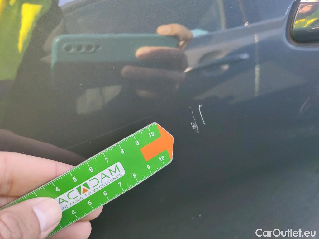  KIA  Sportage KIA  1.6MHEV Drive 100kW(136CV) 4x2(Crist Tintados)(CX) #12