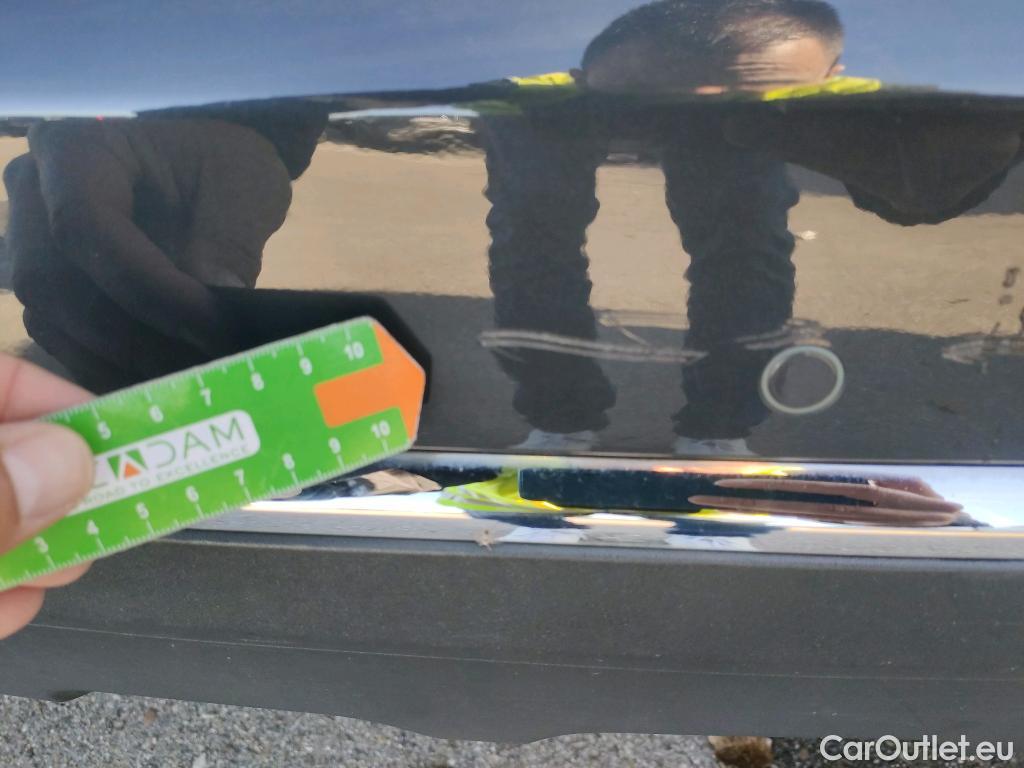  KIA  Sportage KIA  1.6MHEV Drive 100kW(136CV) 4x2(Crist Tintados)(CX) #32