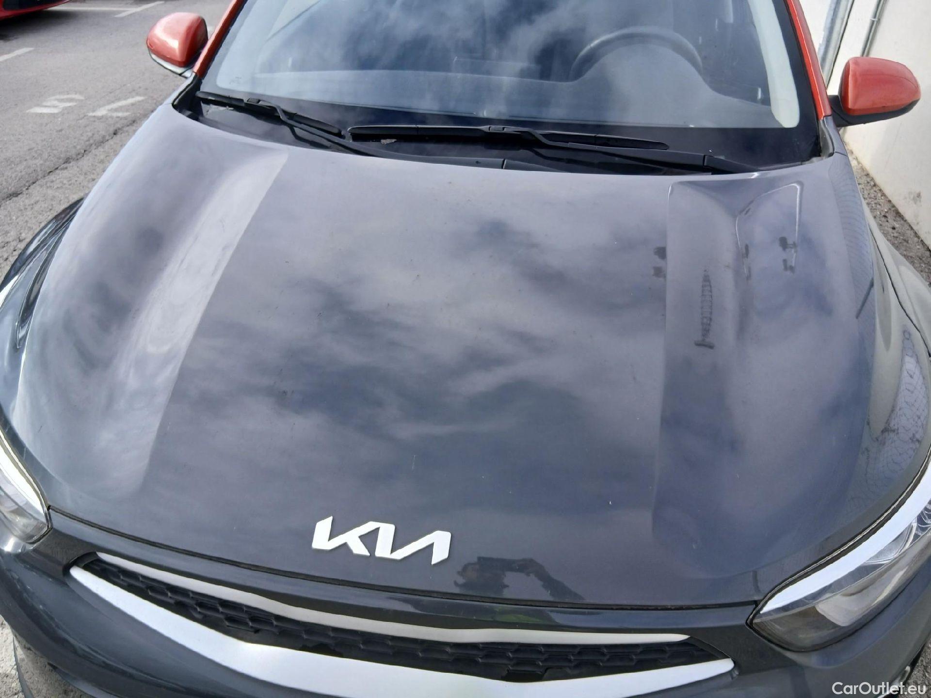  KIA  STONIC KIA  / 2017 / 5P / todoterreno 1.0 T-GDi 74kW (100CV) MHEV iMT Concept #10