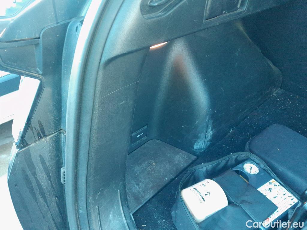  Hyundai  Tucson HYUNDAI  / 2020 / 5P / todoterreno 1.6 TGDI PHEV 195kW Tecno Sky Auto 4x4 #30