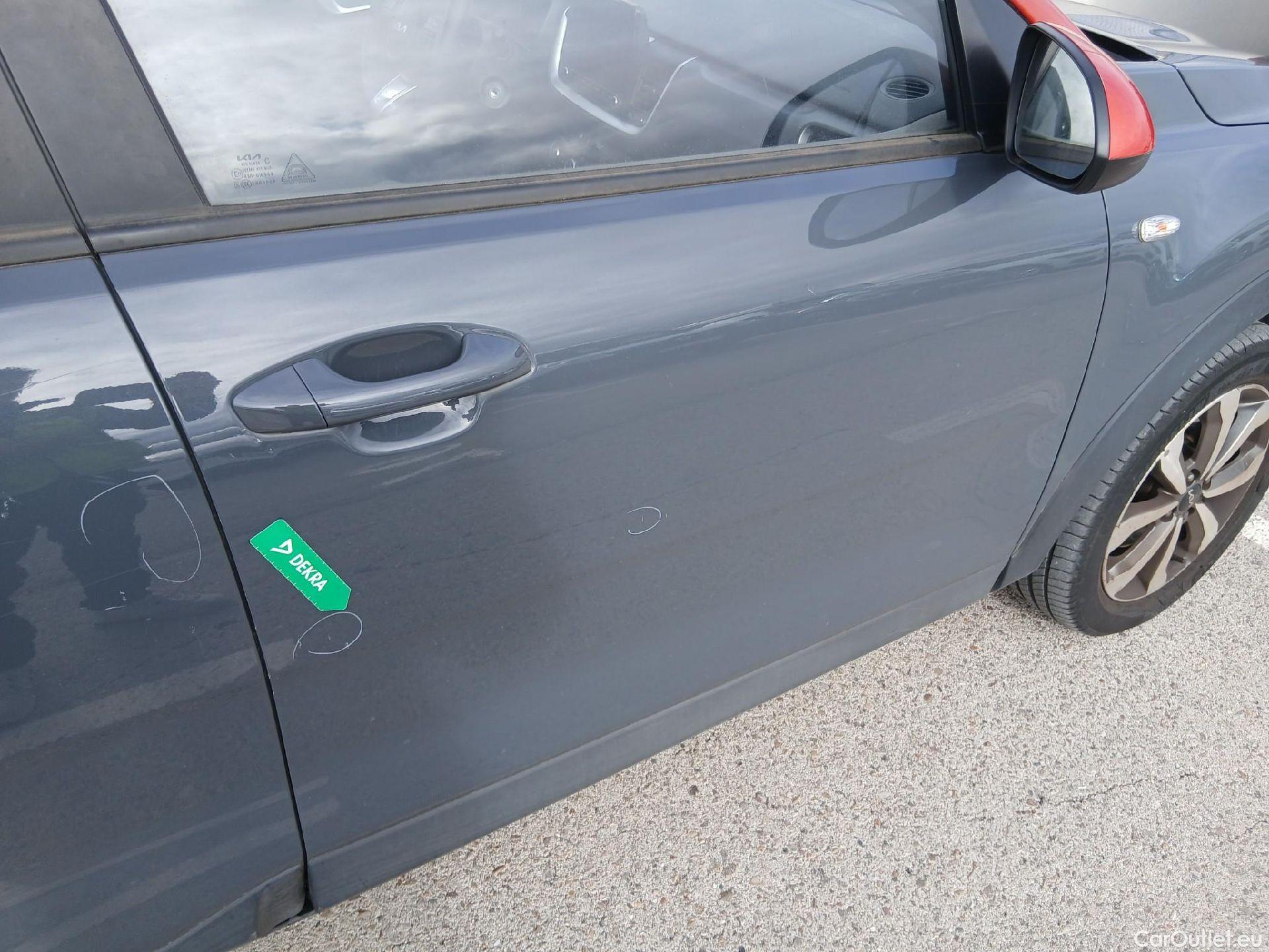  KIA  STONIC KIA  / 2017 / 5P / todoterreno 1.0 T-GDi 74kW (100CV) MHEV iMT Concept #35