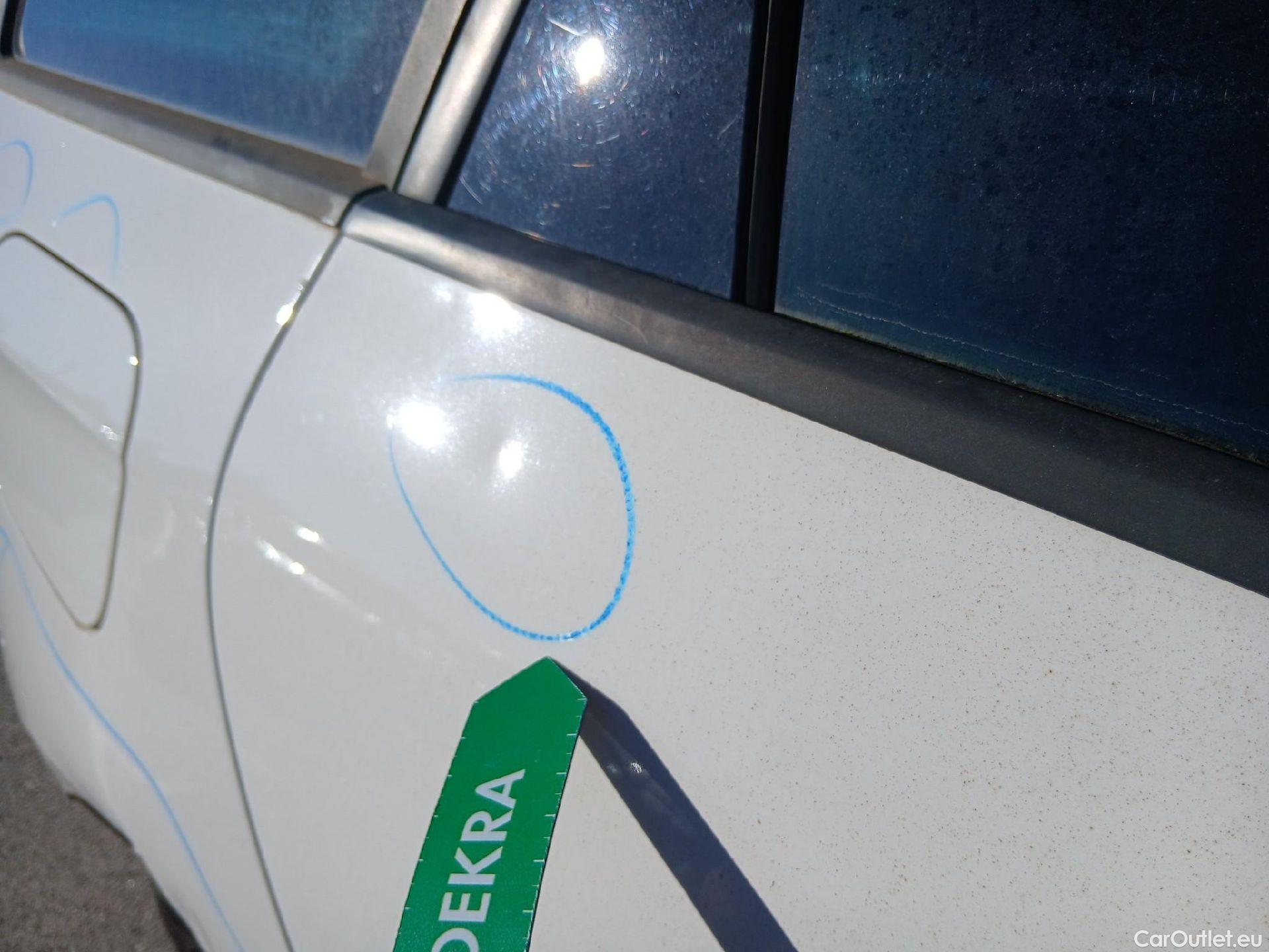  Seat  Leon SEAT Nuevo León / 2020 / 5P / familiar SP 1.5 TSI 96kW S&S Style Go(SP) #45