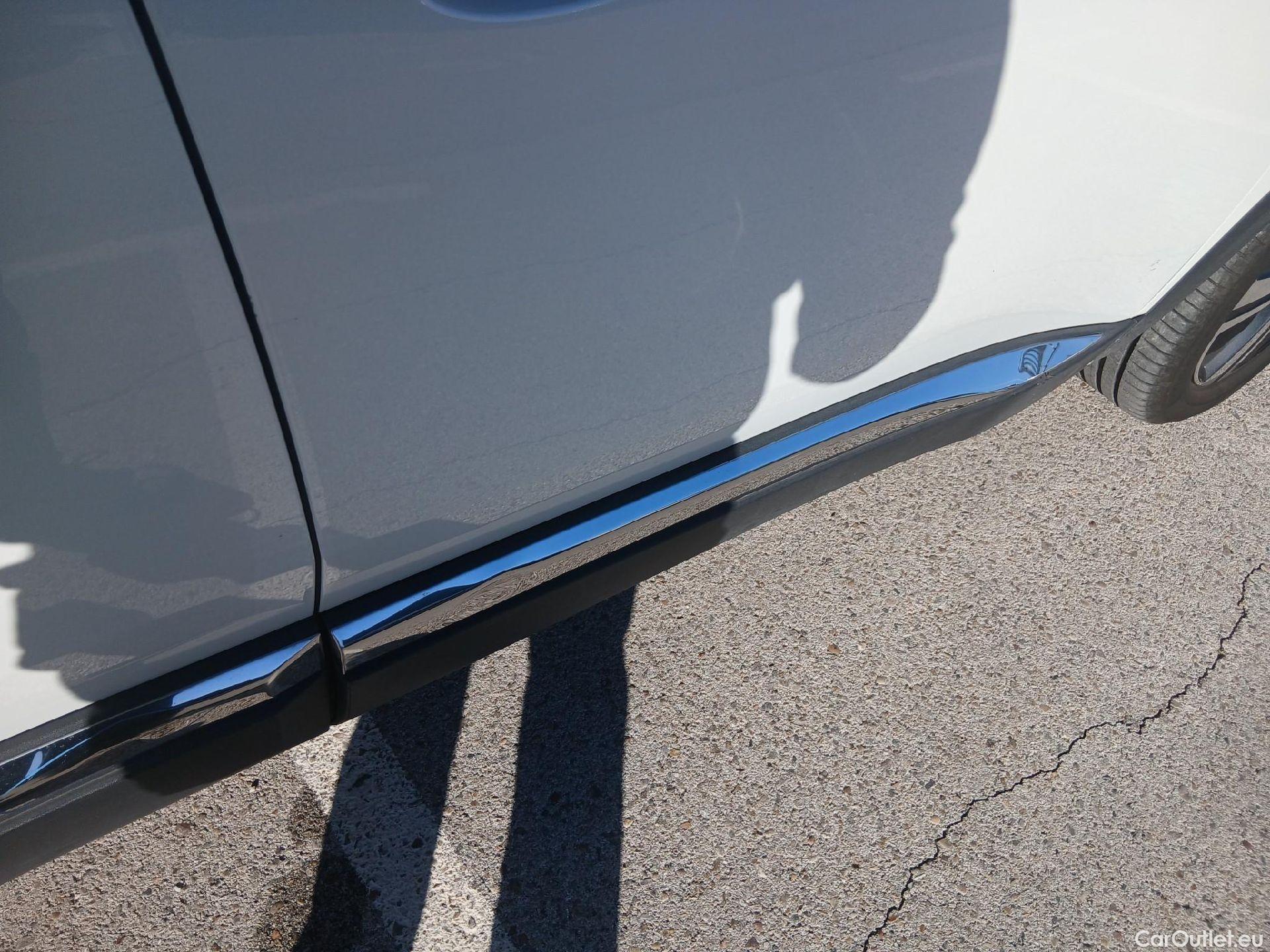  Peugeot  3008 PEUGEOT  Hybrid / 2016 / 5P / todoterreno 225 e-EAT8 Allure #35