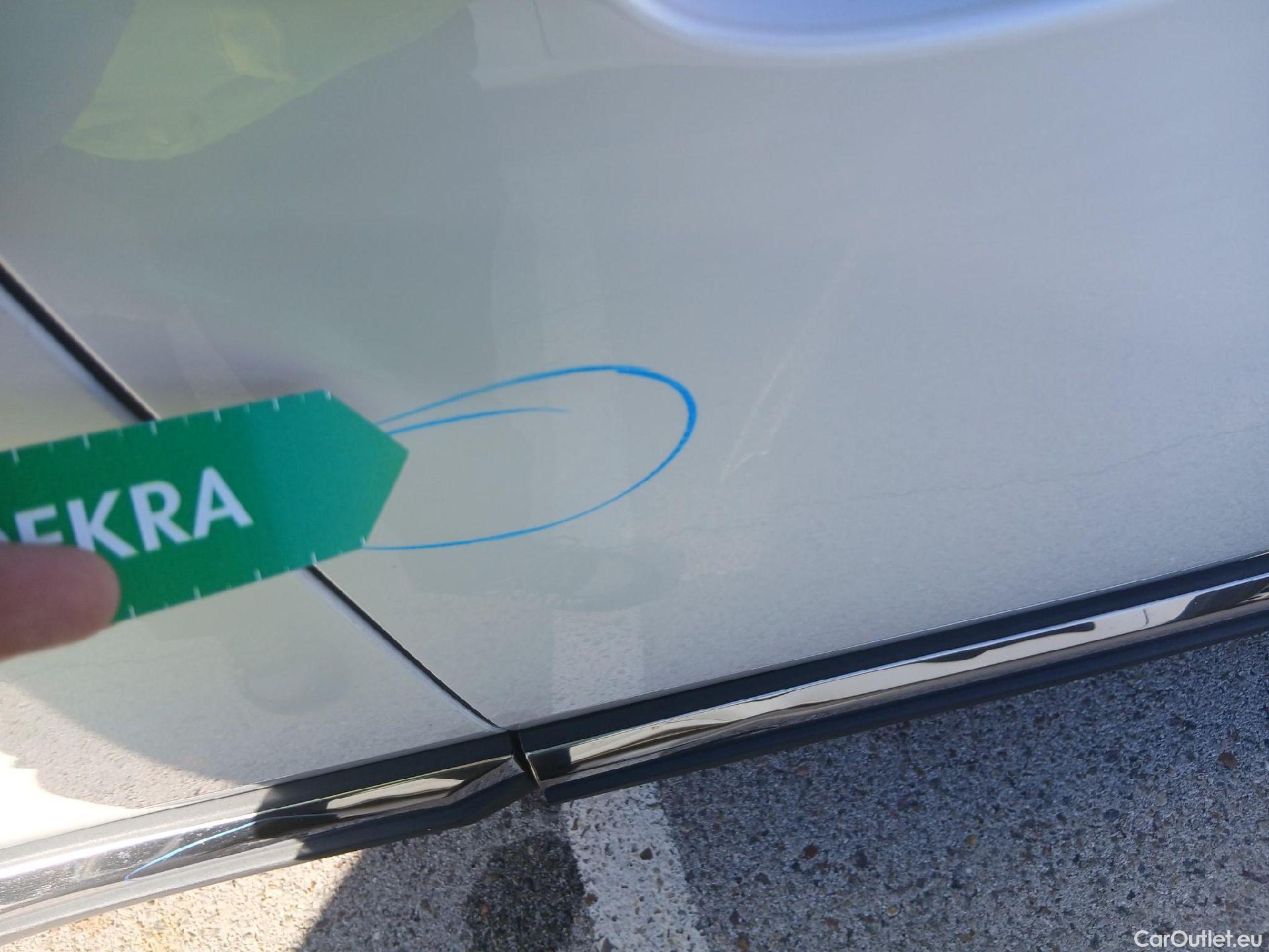  Peugeot  3008 PEUGEOT  Hybrid / 2016 / 5P / todoterreno 225 e-EAT8 Allure #36