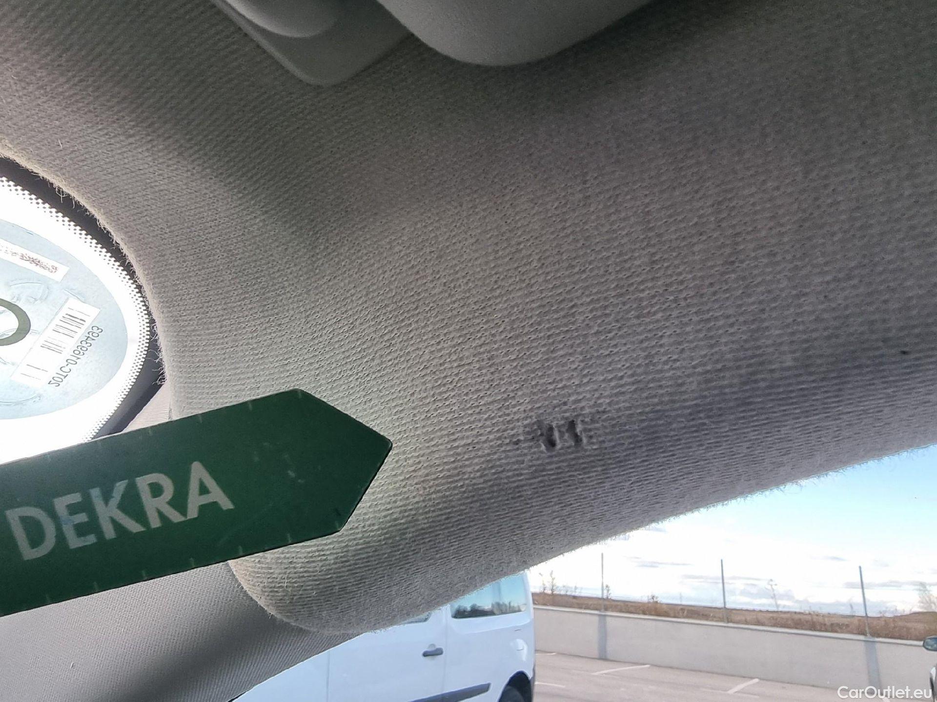  Opel  Corsa OPEL  / 2019 / 5P / berlina con portón 1.5D DT 74kW (100CV) Elegance (AC2) #3