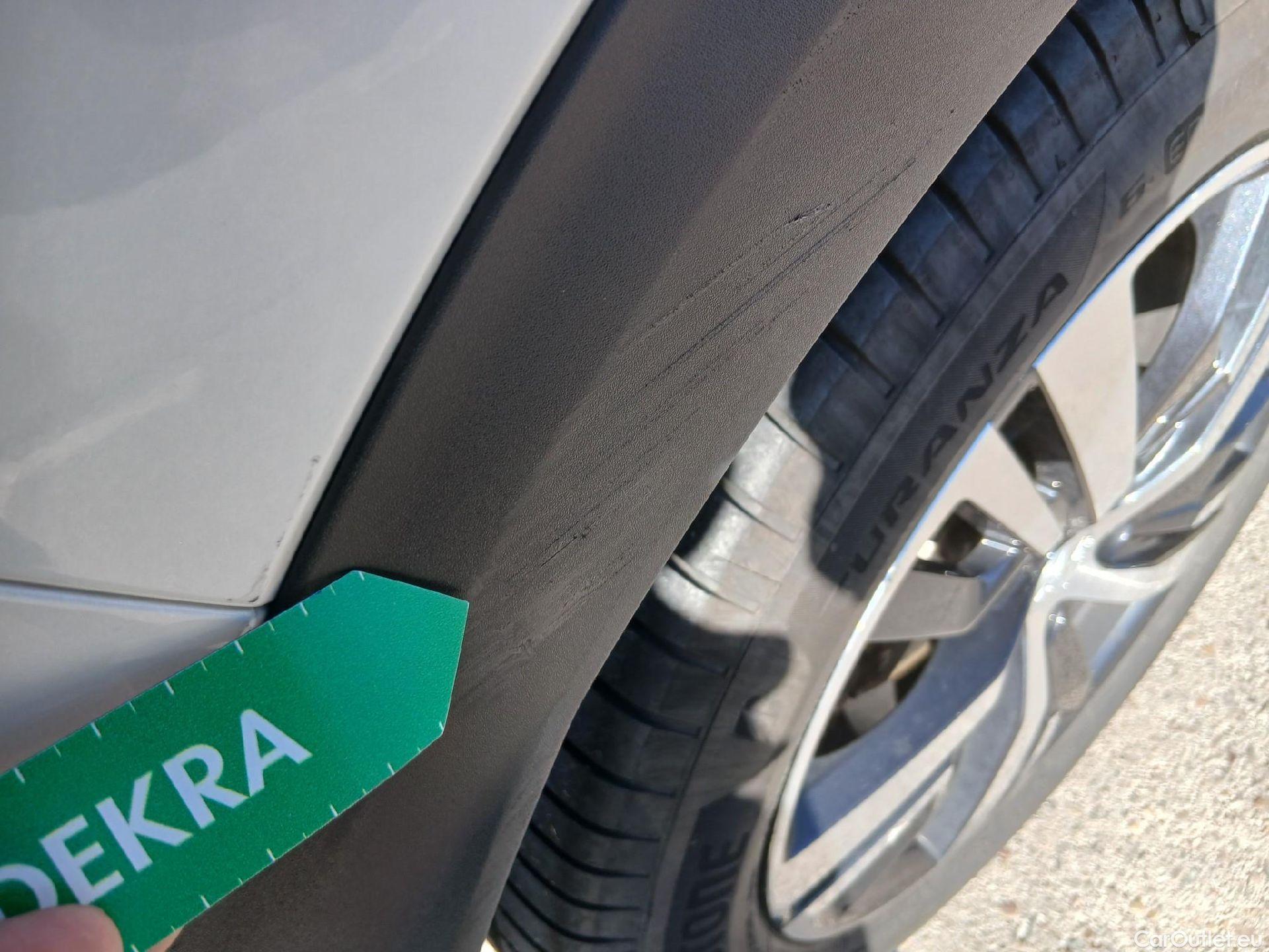  Peugeot  3008 PEUGEOT  Hybrid / 2016 / 5P / todoterreno 225 e-EAT8 Allure #27