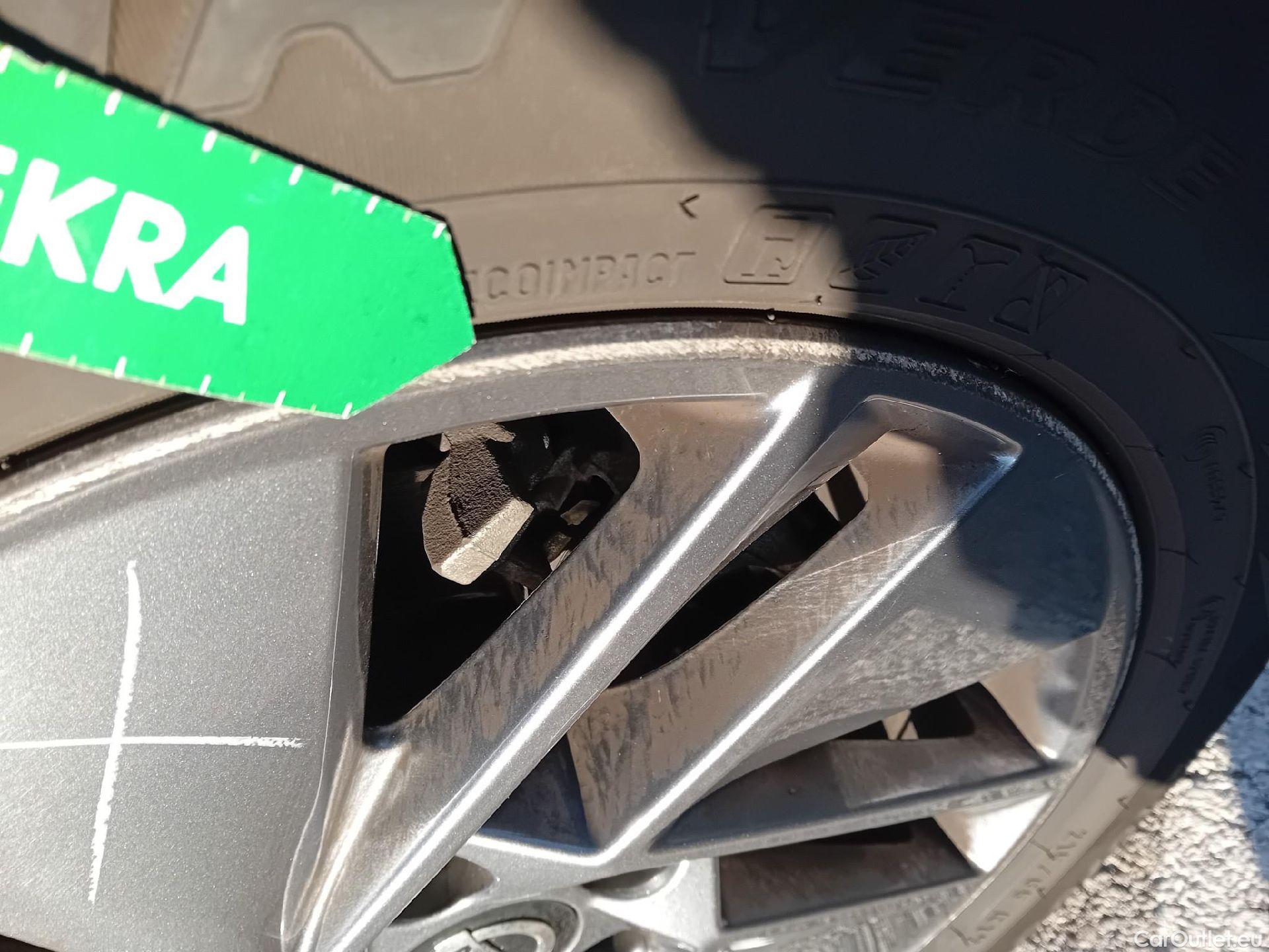  Nissan  Qashqai NISSAN  / 2021 / 5P / todoterreno DIG-T 116kW (158CV) mHEV Xtronic Acenta (AC) #42