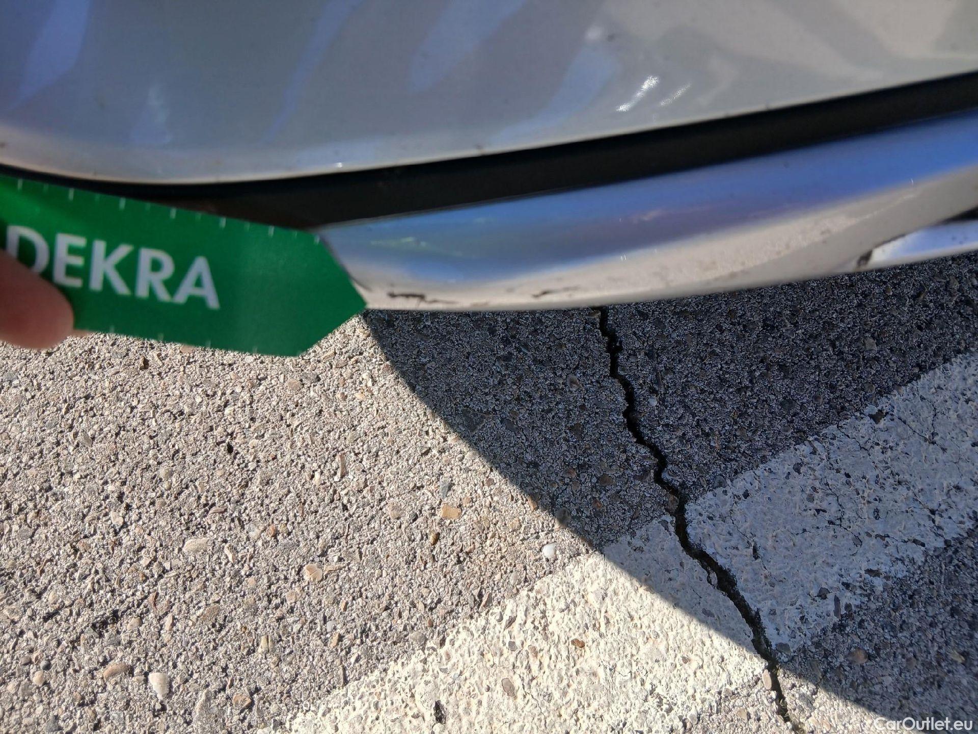  Peugeot  3008 PEUGEOT  Hybrid / 2016 / 5P / todoterreno 225 e-EAT8 Allure #16