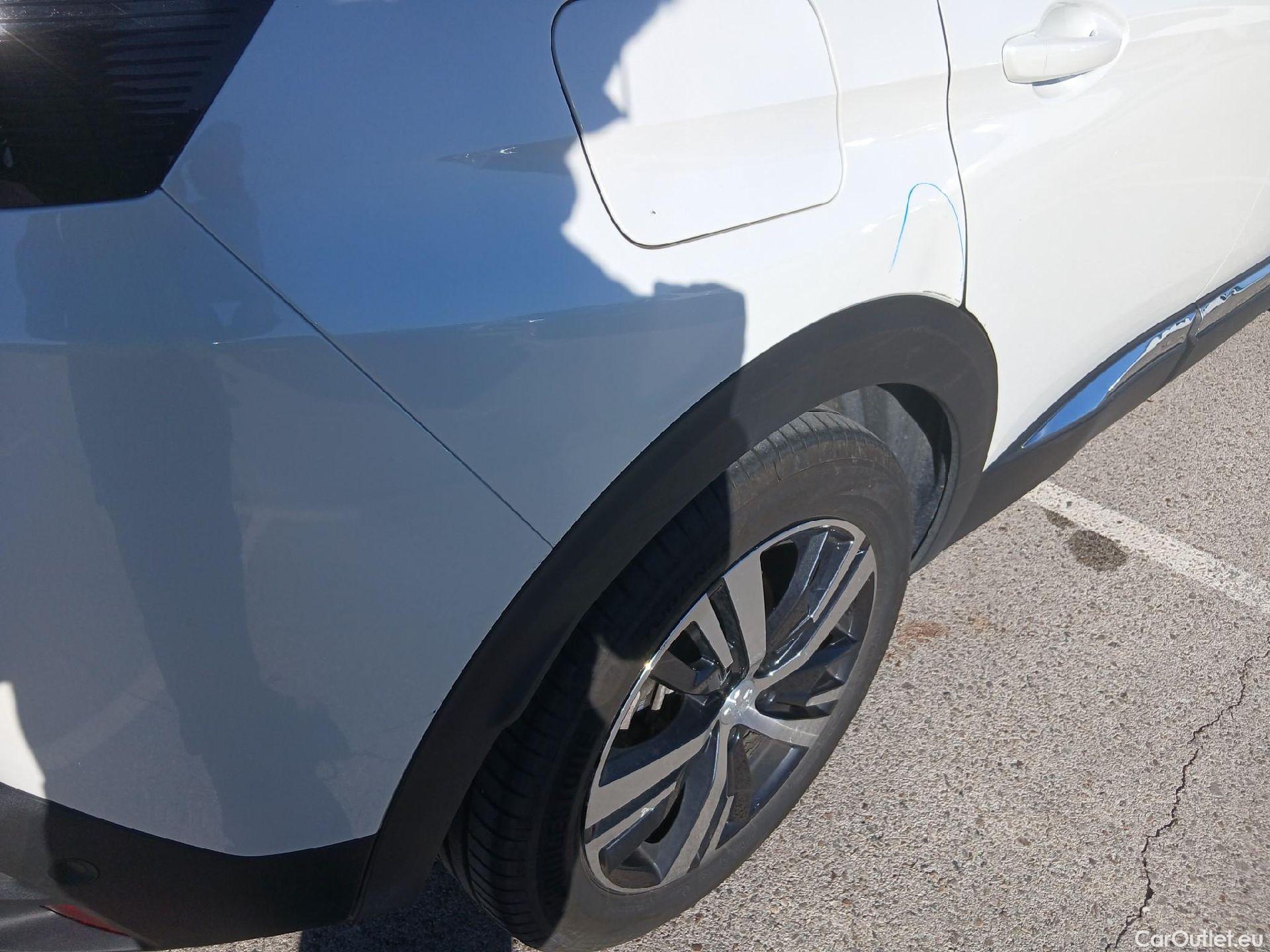  Peugeot  3008 PEUGEOT  Hybrid / 2016 / 5P / todoterreno 225 e-EAT8 Allure #26