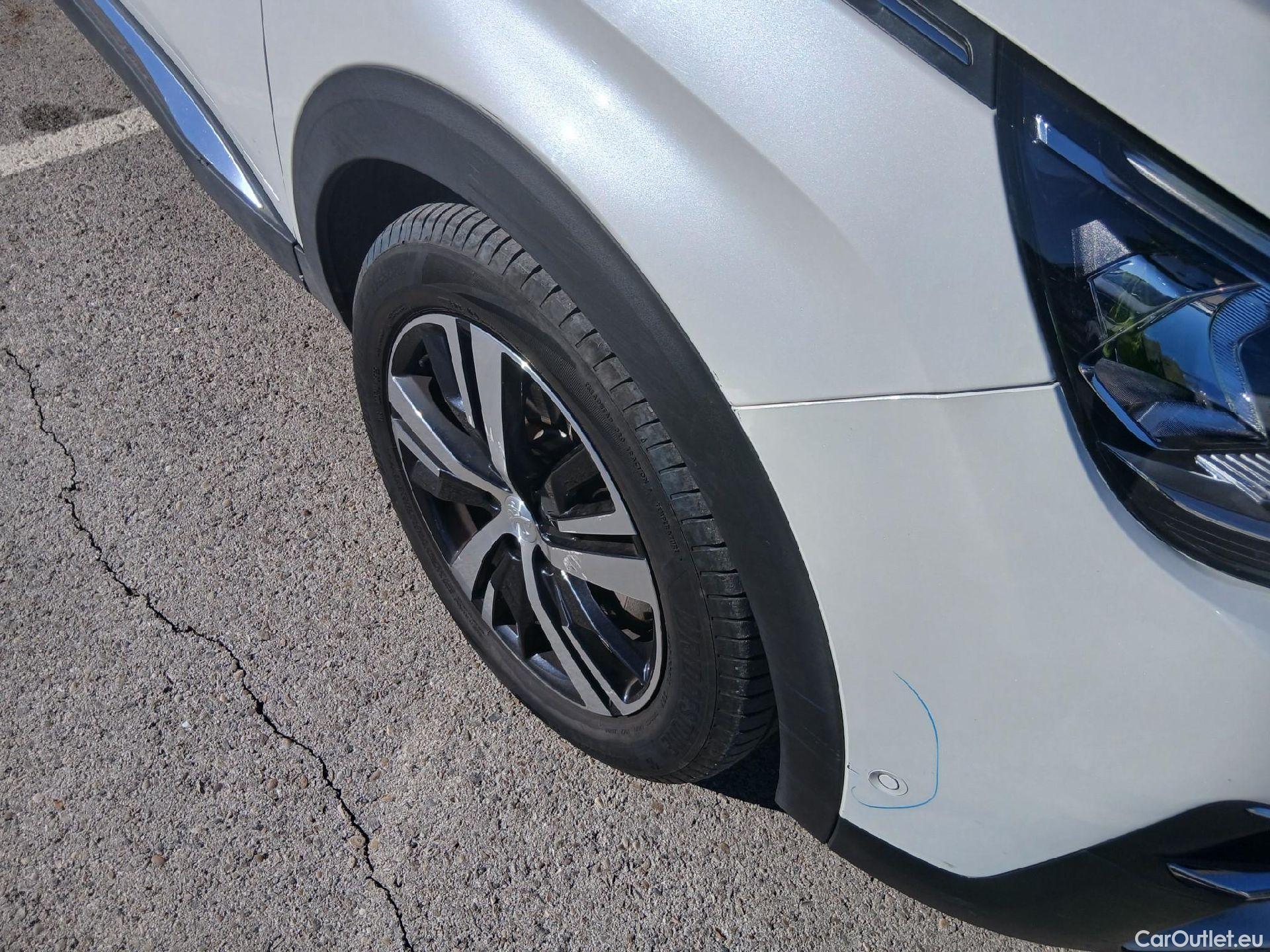  Peugeot  3008 PEUGEOT  Hybrid / 2016 / 5P / todoterreno 225 e-EAT8 Allure #38