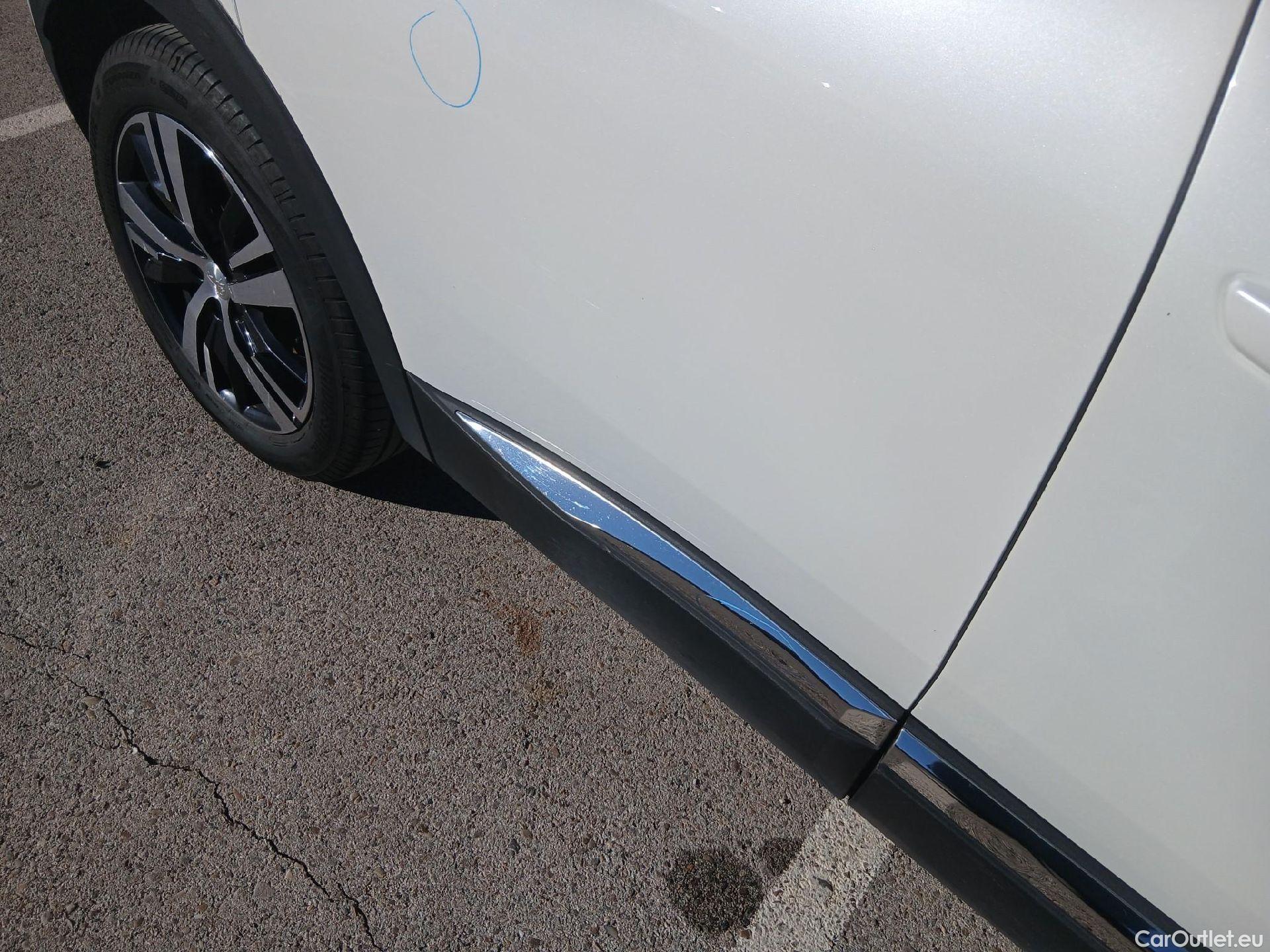  Peugeot  3008 PEUGEOT  Hybrid / 2016 / 5P / todoterreno 225 e-EAT8 Allure #30