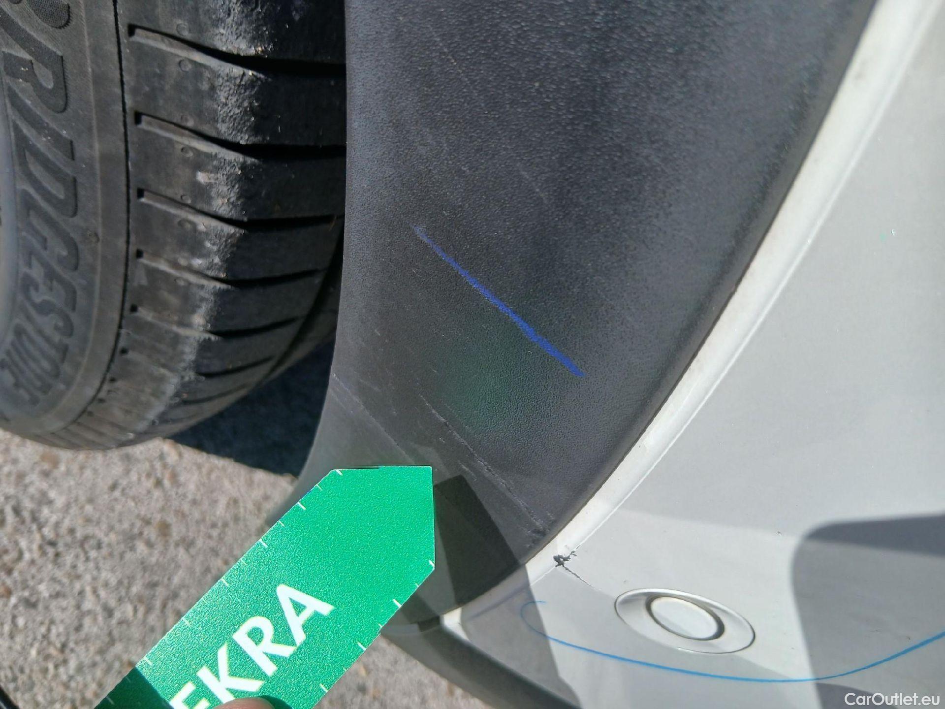  Peugeot  3008 PEUGEOT  Hybrid / 2016 / 5P / todoterreno 225 e-EAT8 Allure #39