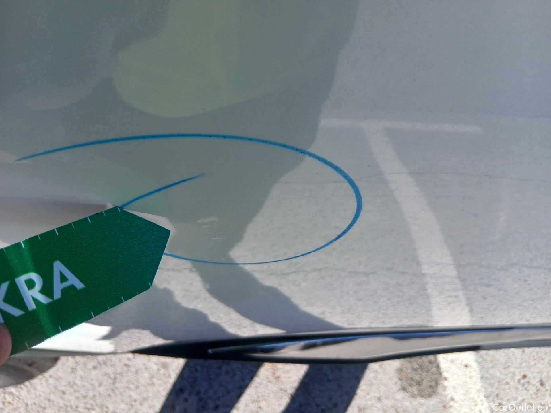  Peugeot  3008 PEUGEOT  Hybrid / 2016 / 5P / todoterreno 225 e-EAT8 Allure #29