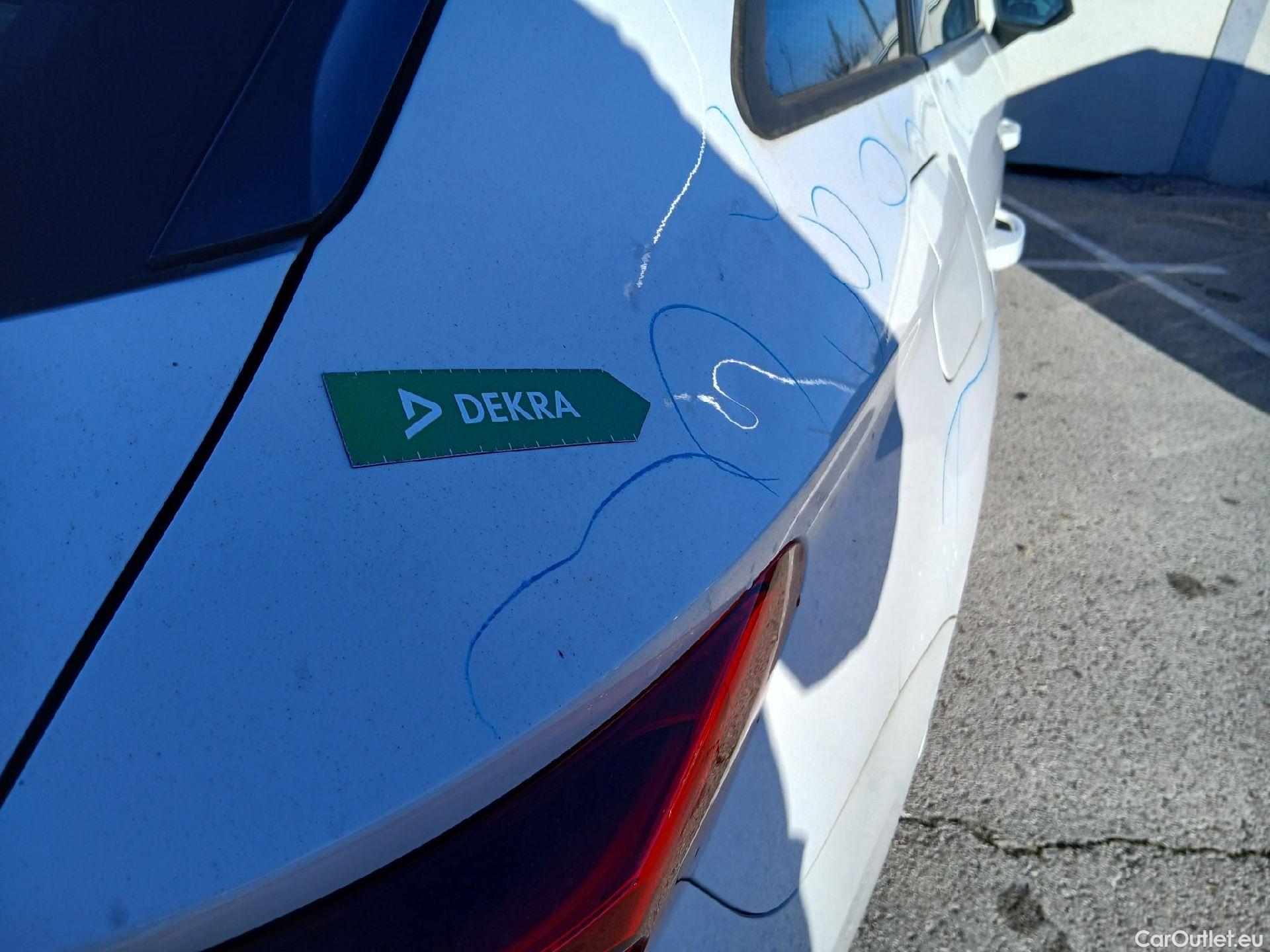  Seat  Leon SEAT Nuevo León / 2020 / 5P / familiar SP 1.5 TSI 96kW S&S Style Go(SP) #40