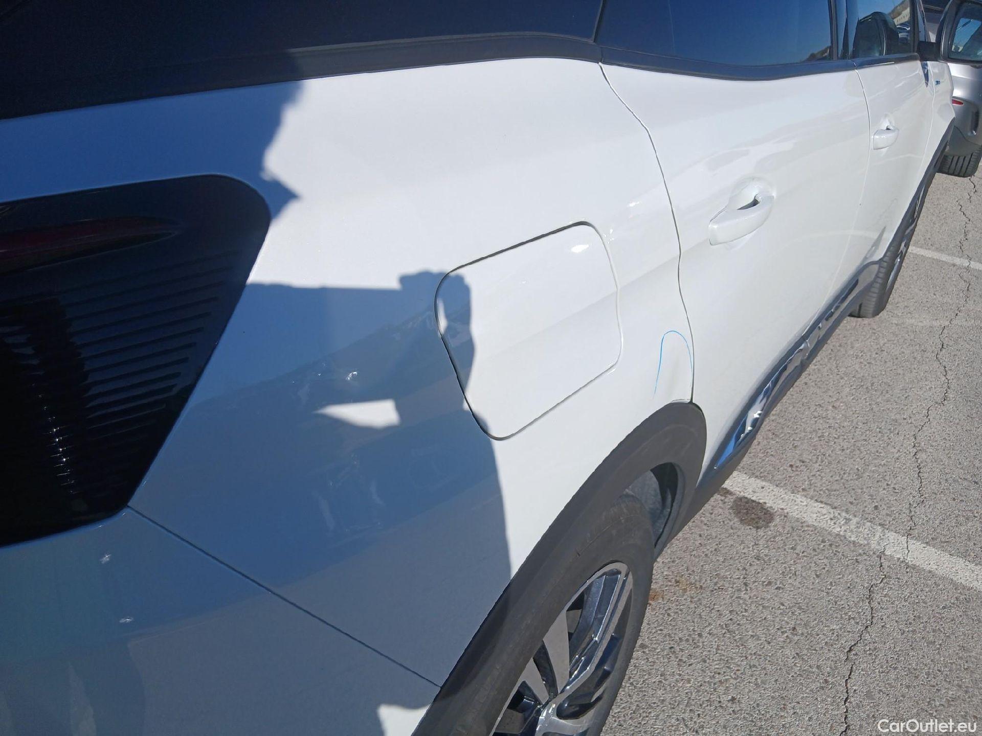  Peugeot  3008 PEUGEOT  Hybrid / 2016 / 5P / todoterreno 225 e-EAT8 Allure #25