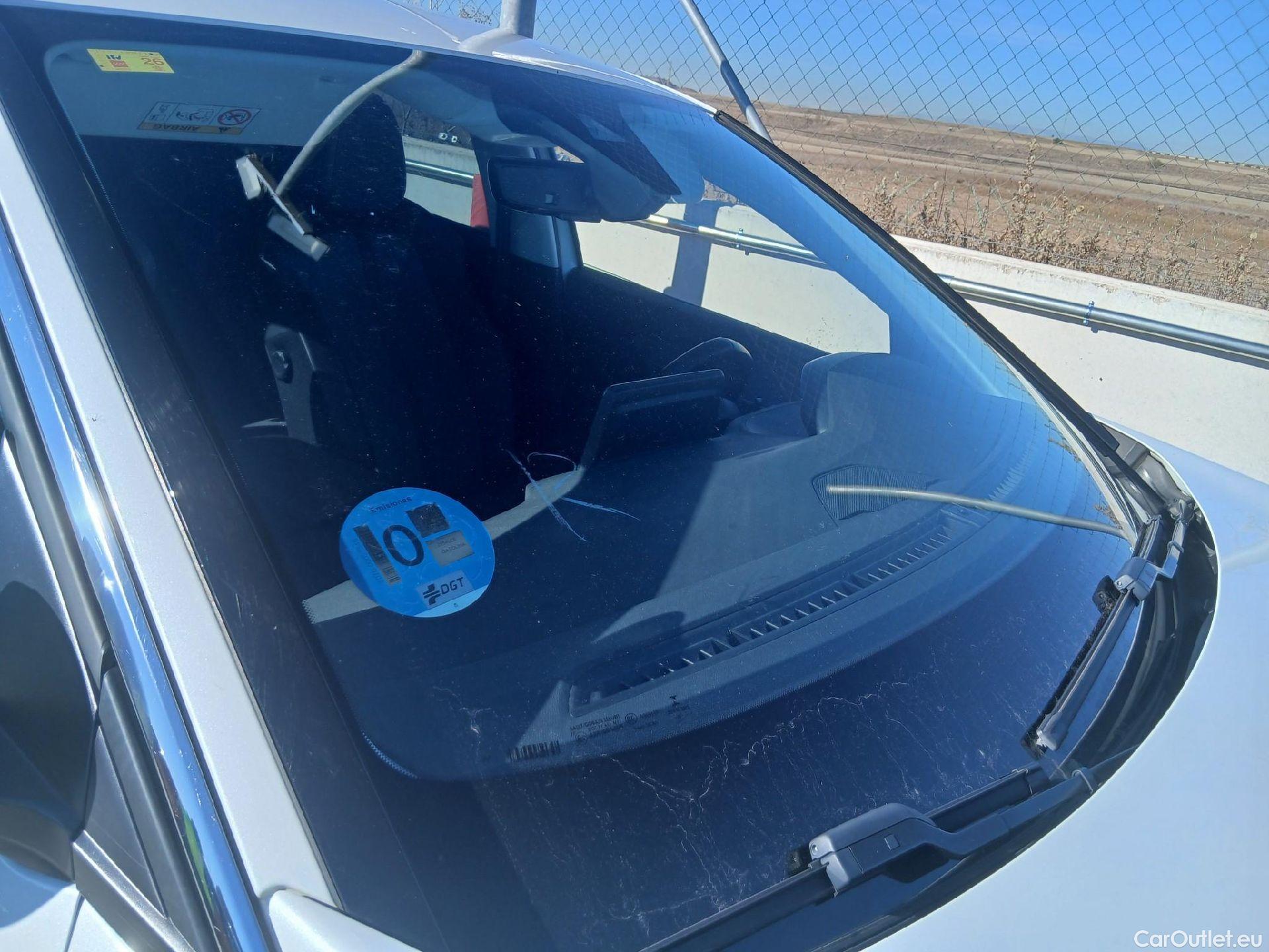  Peugeot  3008 PEUGEOT  Hybrid / 2016 / 5P / todoterreno 225 e-EAT8 Allure #13